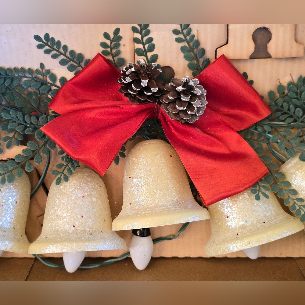 Vintage Ringalite Lighted Christmas Adorn Bells Swag Mica Glitter Original Box - Picture 8 of 9